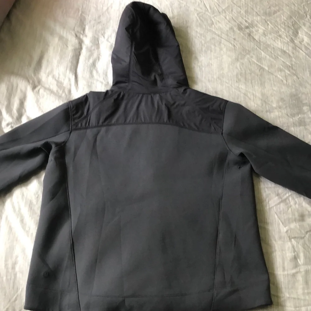 Lululemon Jacket - Picture 8 of 9